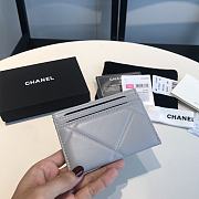 Chanel 19 Card Holder Grey Lambskin Quilted size 7.5 x 11 cm - 4