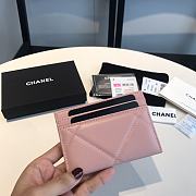 Chanel 19 Card Holder Pink Lambskin Quilted size 7.5 x 11 cm - 4