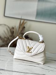 Louis Vuitton Hold Me White Smooth Leather M21797 size 23x15x10 cm - 1