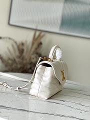 Louis Vuitton Hold Me White Smooth Leather M21797 size 23x15x10 cm - 4