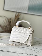 Louis Vuitton Hold Me White Smooth Leather M21797 size 23x15x10 cm - 3
