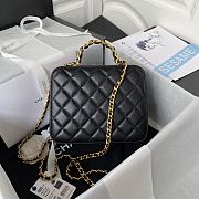 Chanel Vanity Case in Black Lambskin AS3319 size 16x20.5x7.5 cm - 3