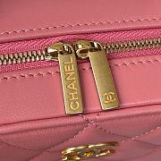 Chanel Vanity Case in Pink Lambskin AS3319 size 16x20.5x7.5 cm - 5