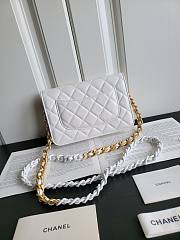 Chanel WOC White Lambskin size 12 x 19 x 3.5 cm - 4
