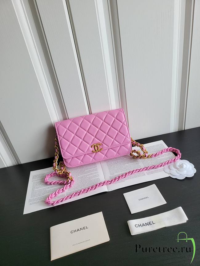 Chanel WOC Pink Lambskin size 12 x 19 x 3.5 cm - 1