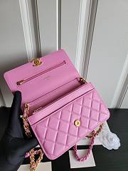 Chanel WOC Pink Lambskin size 12 x 19 x 3.5 cm - 4