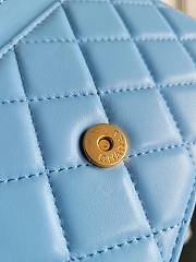 Chanel WOC Blue Lambskin size 12 x 19 x 3.5 cm - 5