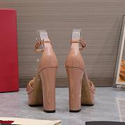 Valentino Open Toe Pump With One Stud Platform Beige Patent Leather 120 mm - 2