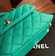 Chanel Coco Bag Green Grain Leather & Gold Hardware size 24x14x10 cm - 2
