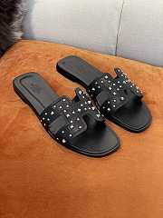 Hermès Oran Stud h cut-out sandals in calf leather Black - 1