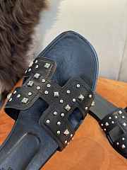 Hermès Oran Stud h cut-out sandals in calf leather Black - 5