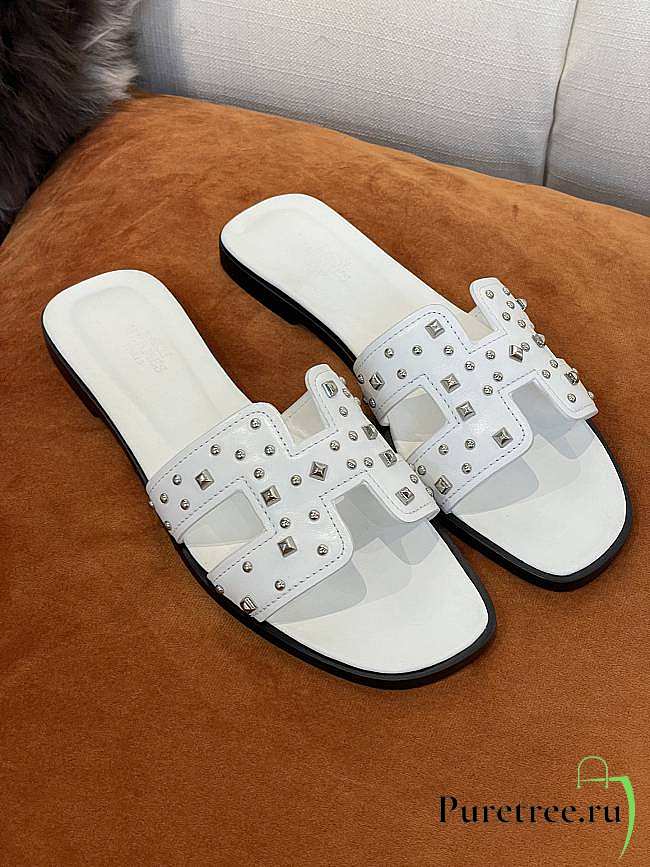 Hermès Oran Stud h cut-out sandals in calf leather White - 1