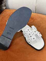 Hermès Oran Stud h cut-out sandals in calf leather White - 3