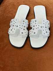 Hermès Oran Stud h cut-out sandals in calf leather White - 2