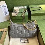Gucci GG Matelassé Handbag Gray 735049 size 25x15x8 cm - 6