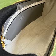 Gucci GG Matelassé Handbag Gray 735049 size 25x15x8 cm - 2