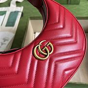 Gucci GG Marmont Half-Moon-Shaped Mini Bag Red size 21 x 11 x 5 cm - 2