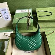 Gucci GG Marmont Half-Moon-Shaped Mini Bag Green size 21 x 11 x 5 cm - 5