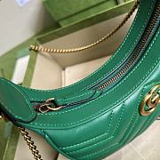 Gucci GG Marmont Half-Moon-Shaped Mini Bag Green size 21 x 11 x 5 cm - 4