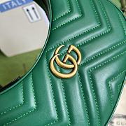 Gucci GG Marmont Half-Moon-Shaped Mini Bag Green size 21 x 11 x 5 cm - 2