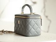 Chanel Top Handle Vanity Case With Chain Gray size 17x9.5x8 cm - 3