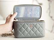 Chanel Top Handle Vanity Case With Chain Gray size 17x9.5x8 cm - 5