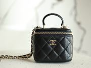 Chanel Small Top Handle Vanity Case With Chain Black size 11x8.5x7 cm - 1