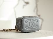 Chanel Small Top Handle Vanity Case With Chain Gray size 11x8.5x7 cm - 5