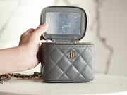 Chanel Small Top Handle Vanity Case With Chain Gray size 11x8.5x7 cm - 3