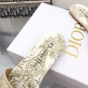 Dior Slide D-Lite Bag Gold-Tone Dior Around the World Stella Embroidery - 4