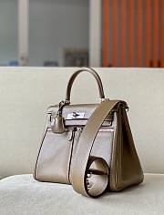 Hermes Kelly Lakis Bag Taupe Swift Leather Silver Hardware 32x23x10.5 cm - 3
