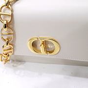 Dior 30 Montaigne Avenue Bag White Box Calfskin 22.5x12.5x6.5 cm - 3