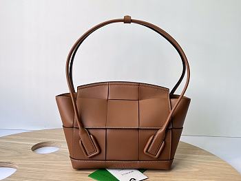 Bottega Veneta Small Arco Brown Leather Size 33 x 21 x 9 cm