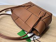 Bottega Veneta Small Arco Brown Leather Size 33 x 21 x 9 cm - 2