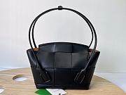 Bottega Veneta Small Arco Black Leather Size 33 x 21 x 9 cm - 1