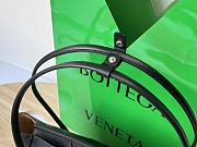 Bottega Veneta Small Arco Black Leather Size 33 x 21 x 9 cm - 2