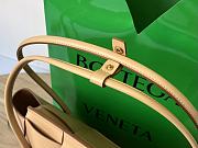 Bottega Veneta Small Arco Beige Leather Size 33 x 21 x 9 cm - 2