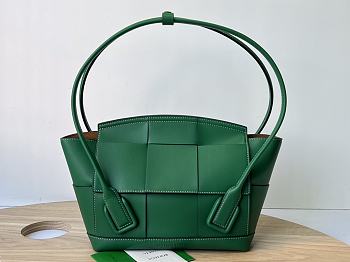 Bottega Veneta Small Arco Green Leather Size 33 x 21 x 9 cm