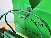 Bottega Veneta Small Arco Green Leather Size 33 x 21 x 9 cm - 5