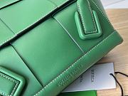 Bottega Veneta Small Arco Green Leather Size 33 x 21 x 9 cm - 2