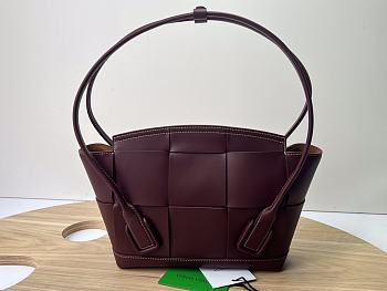 Bottega Veneta Small Arco Burgundy Leather Size 33 x 21 x 9 cm