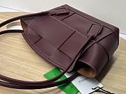 Bottega Veneta Small Arco Burgundy Leather Size 33 x 21 x 9 cm - 2