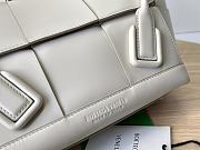 Bottega Veneta Small Arco White Leather Size 33 x 21 x 9 cm - 3