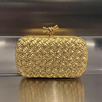 Bottega Veneta Knot Gold size 19 x 11.5 x 5 cm