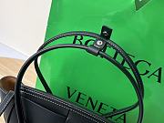 Bottega Veneta Mini Arco Black Leather with Strap 29x16x6 cm - 2