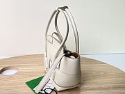 Bottega Veneta Mini Arco White Leather with Strap 29x16x6 cm - 5