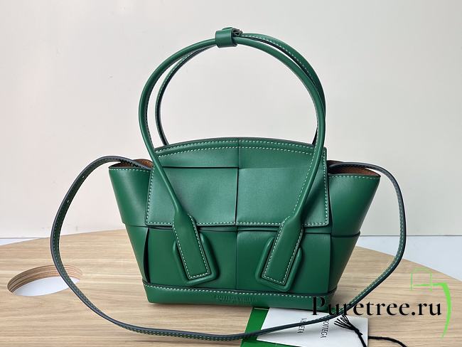 Bottega Veneta Mini Arco Green Leather with Strap 29x16x6 cm - 1