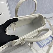 Givenchy Mini Antigona Bag White Leather 23 x 27 x 13 cm - 6