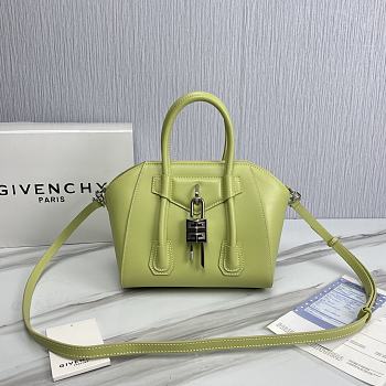 Givenchy Mini Antigona Bag Green Leather 23 x 27 x 13 cm