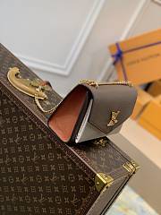 LV Mylockme Chain Bag White/Brown/Grey size 22.5 x 17 x 5.5 cm - 6